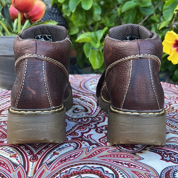 Dr. Martens Vintage Daisy Floral Embossed Brown Ankle Boots - Picture 9 of 17